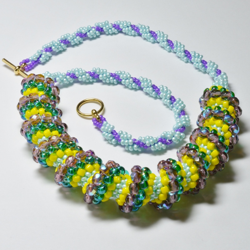 Cellini spiral stitch, spirally spirals necklace pattern, Katie Dean, Beadflowers