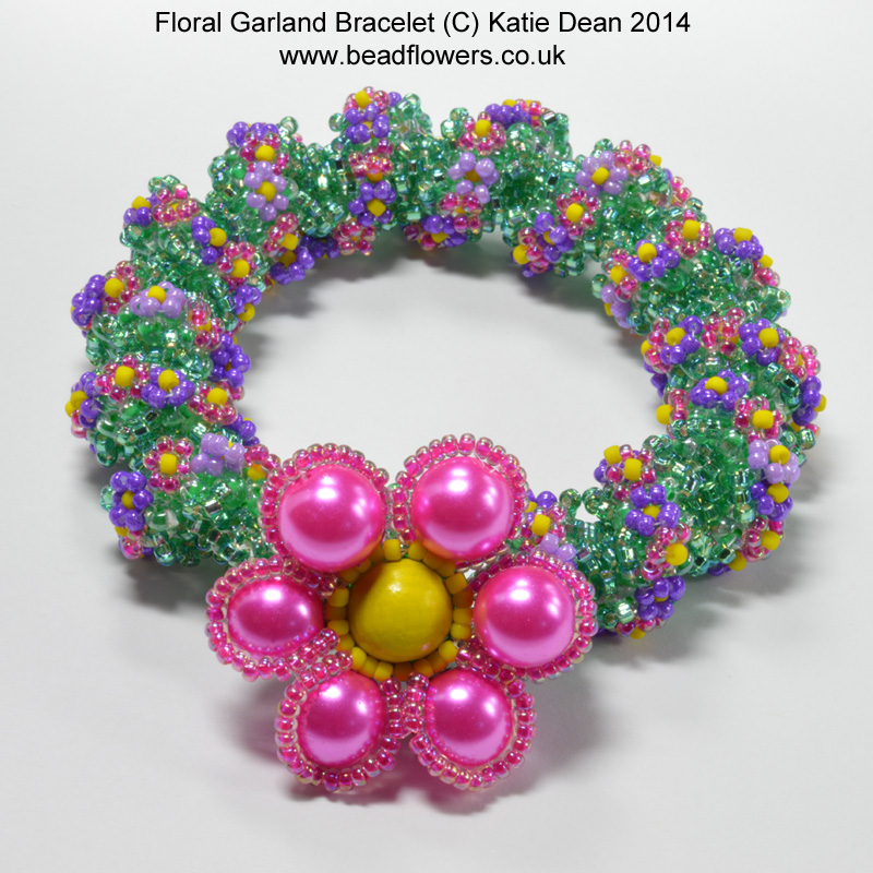 Floral garland bracelet pattern, Katie Dean, Beadflowers