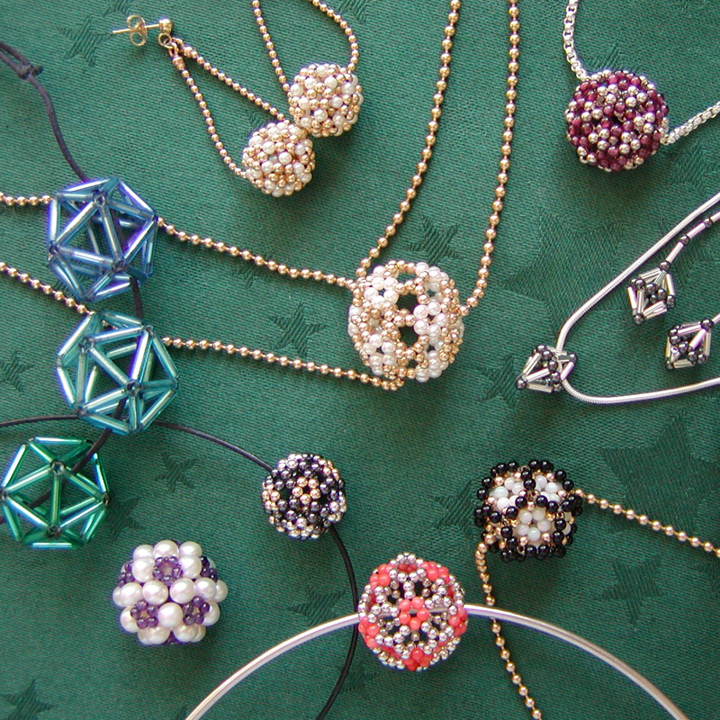 Geometric beaded beads by Gerlinde