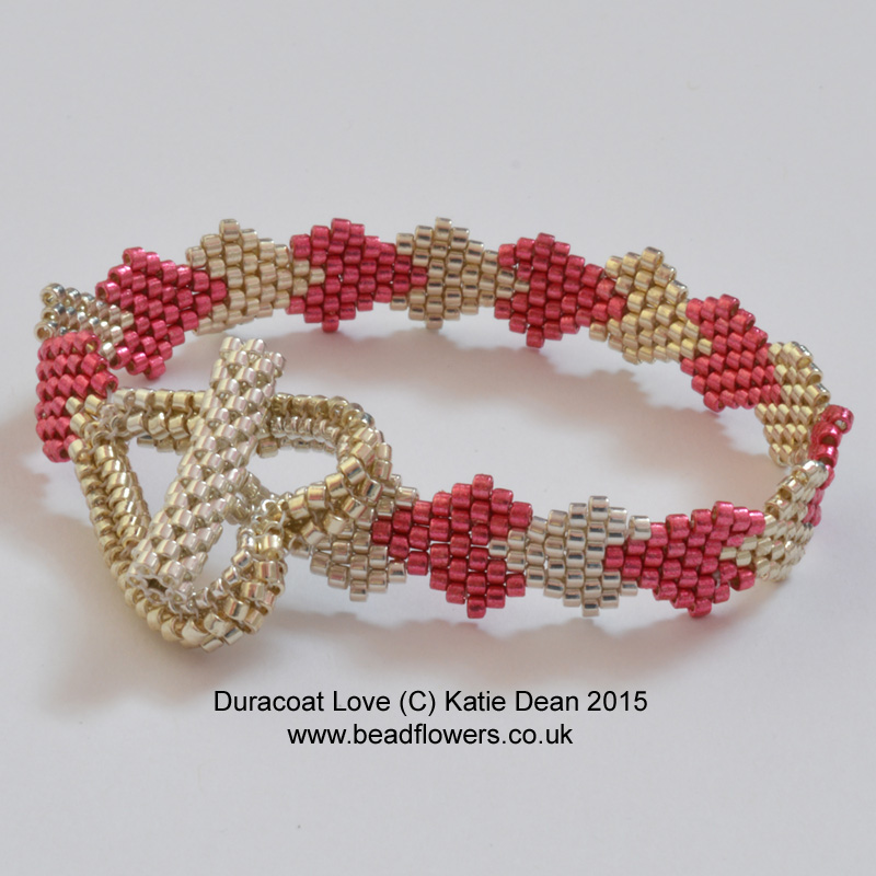 Duracoat Love, Heart bracelet pattern, made with Delica beads, Katie Dean, Beadflowers