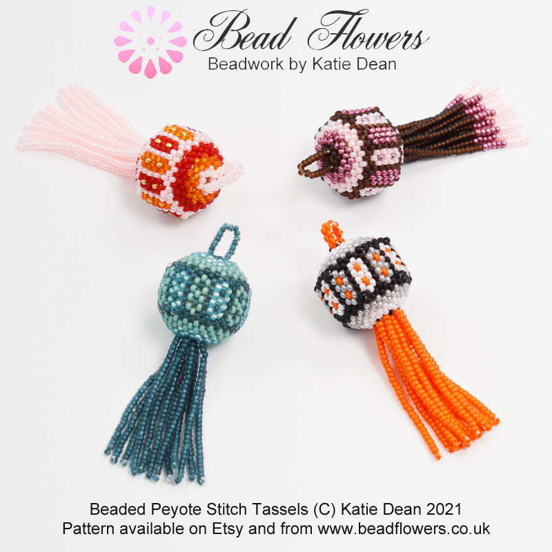 Peyote stitch tassels pattern by Katie Dean, Beadflowers